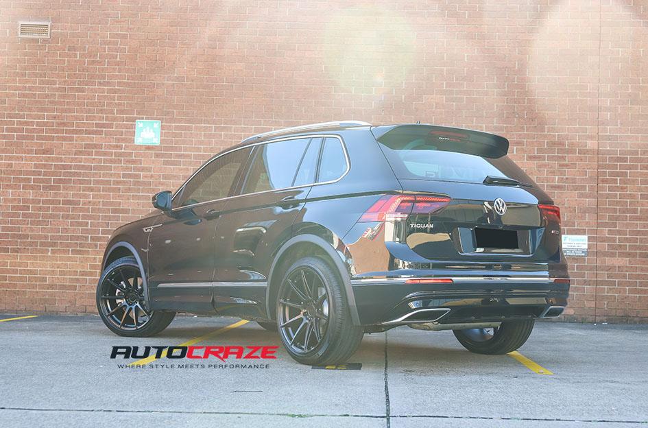 VOLKSWAGEN TIGUAN ESSEN SATIN BLACK